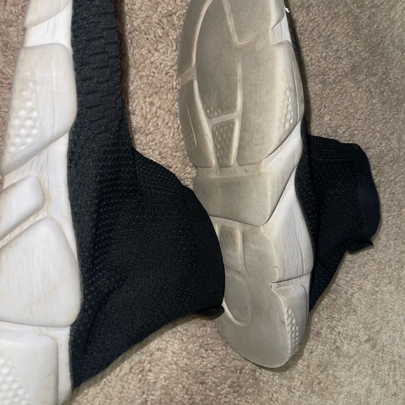 Sneakers - Picture 7 of 7